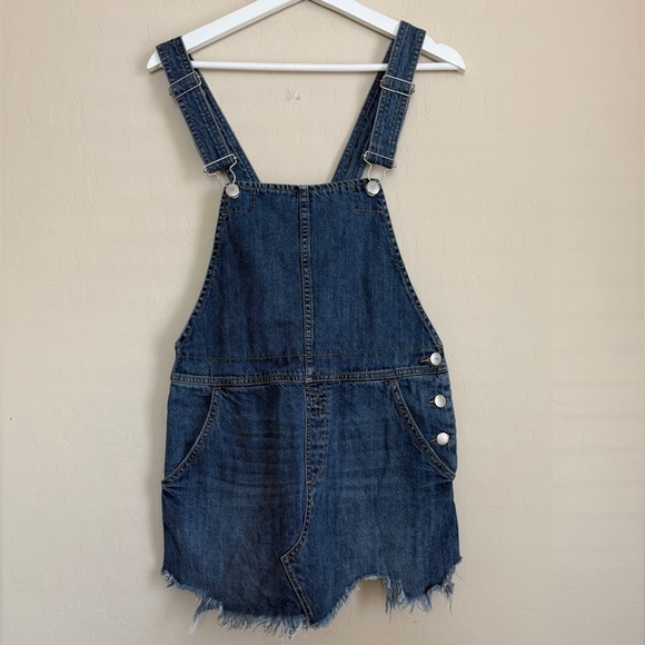 Free People Denim Overall Skirt Jumper Raw Hem Women’s XSmall - Picture 1 of 8